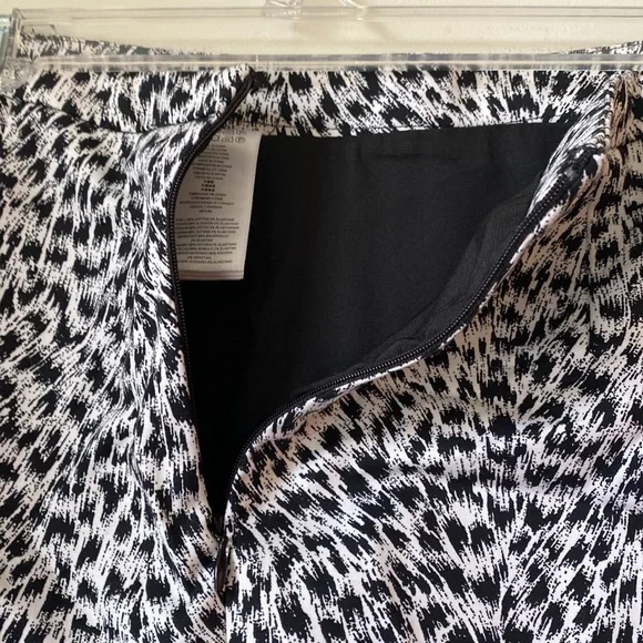 🎉HP👉NWT Michael Kors Print Mini Skirt - Picture 4 of 10